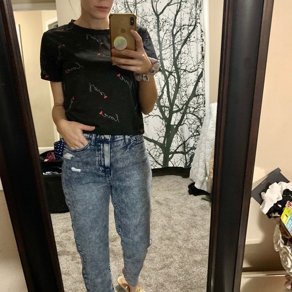 LAST CHANCE! Graphic Love Heart Black Crop Top - Picture 5 of 8